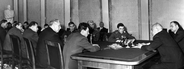 Иллюстрация к книге — Золотые звезды "Альфы" [i_001.jpg]