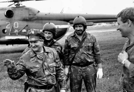 Иллюстрация к книге — Золотые звезды "Альфы" [i_007.jpg]