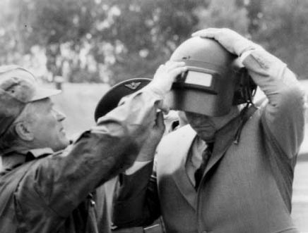 Иллюстрация к книге — Золотые звезды "Альфы" [i_013.jpg]