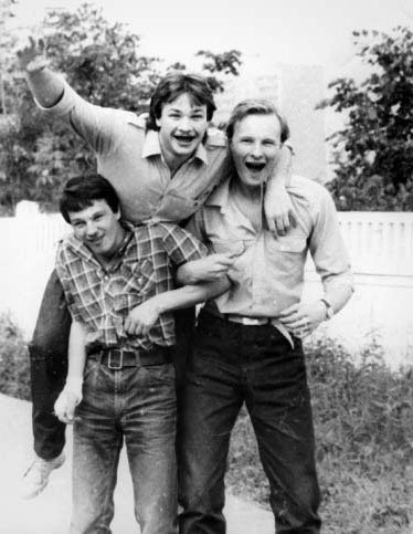 Иллюстрация к книге — Золотые звезды "Альфы" [i_019.jpg]