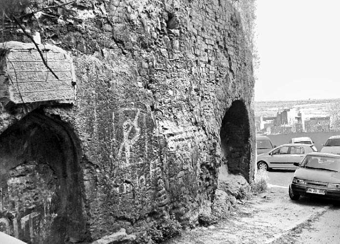 Иллюстрация к книге — Тайна Колизея [i_031.jpg]