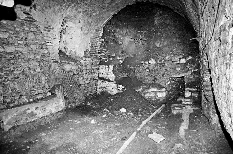 Иллюстрация к книге — Тайна Колизея [i_044.jpg]