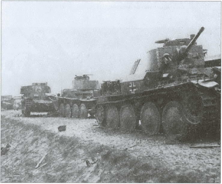 Иллюстрация к книге — Москва на линии фронта [i_015.jpg]