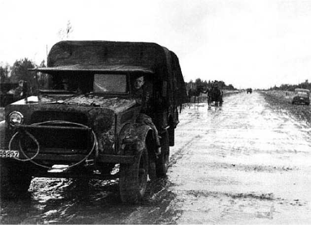 Иллюстрация к книге — Генерал из трясины. Судьба и история Андрея Власова. Анатомия предательства [i_049.jpg]