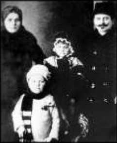 Иллюстрация к книге — Маринеско Александр Иванович [i_044.jpg]