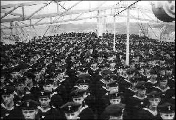 Иллюстрация к книге — Маринеско Александр Иванович [i_109.jpg]