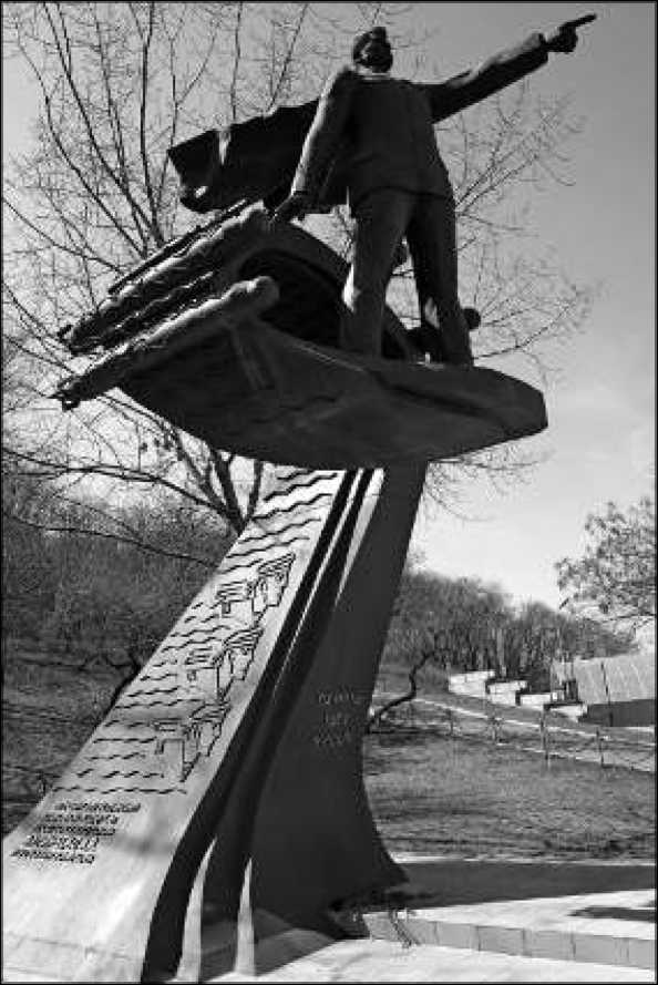 Иллюстрация к книге — Маринеско Александр Иванович [i_120.jpg]