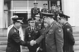 Иллюстрация к книге — Я горд, что русский генерал [i_008.jpg]