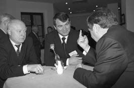 Иллюстрация к книге — Сердюков гейт. Мебель, женщины, миллиарды. Жизнь и нравы вредителей XXI века [i_003.jpg]