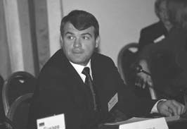 Иллюстрация к книге — Сердюков гейт. Мебель, женщины, миллиарды. Жизнь и нравы вредителей XXI века [i_004.jpg]