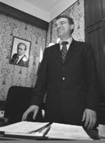 Иллюстрация к книге — Сердюков гейт. Мебель, женщины, миллиарды. Жизнь и нравы вредителей XXI века [i_006.jpg]