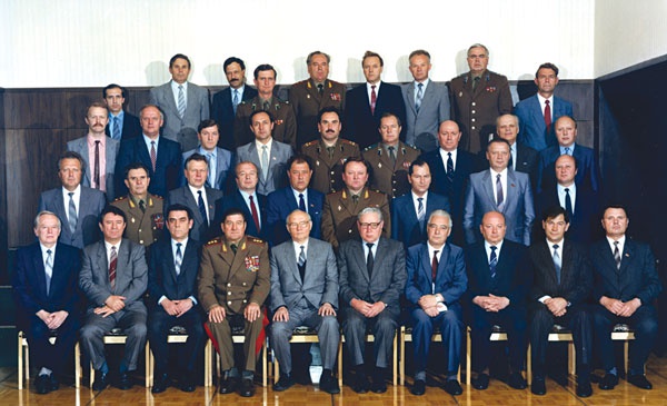 Иллюстрация к книге — Тайны Конторы. Жизнь и смерть генерала Шебаршина [_2.jpg]