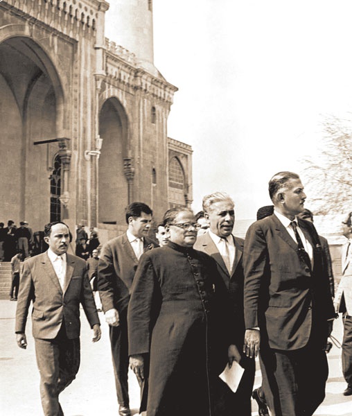 Иллюстрация к книге — Тайны Конторы. Жизнь и смерть генерала Шебаршина [_7.jpg]