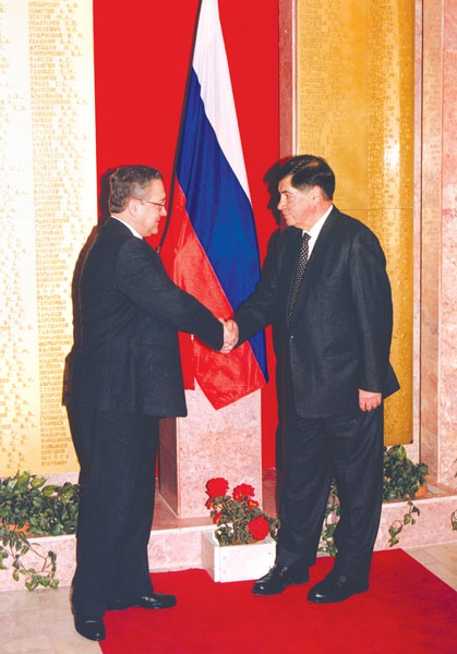 Иллюстрация к книге — Тайны Конторы. Жизнь и смерть генерала Шебаршина [_9.jpg]