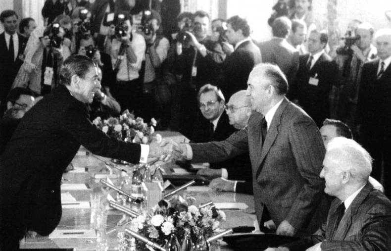 Иллюстрация к книге — От Лубянки  до Кремля [i_012.jpg]