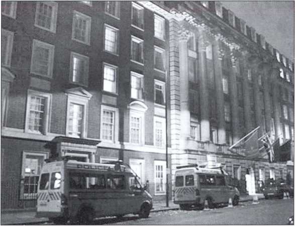 Иллюстрация к книге — Полоний в Лондоне [i_022.jpg]