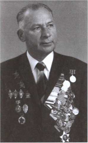 Иллюстрация к книге — Начальник внешней разведки. Спецоперации генерала Сахаровского [i_009.jpg]