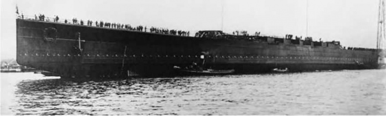 Иллюстрация к книге — Гитлеровская машина шпионажа. Военная и политическая разведка Третьего рейха. 1933-1945 [i_006.jpg]