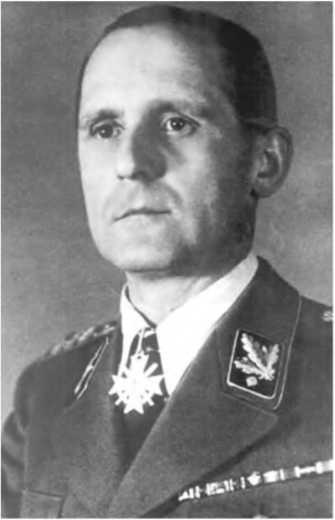 Иллюстрация к книге — Гитлеровская машина шпионажа. Военная и политическая разведка Третьего рейха. 1933-1945 [i_017.jpg]