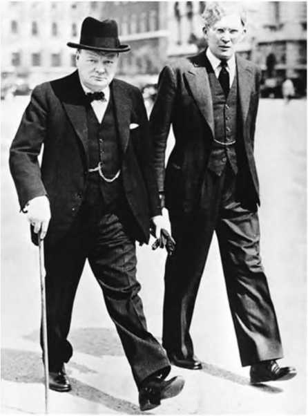 Иллюстрация к книге — Гитлеровская машина шпионажа. Военная и политическая разведка Третьего рейха. 1933-1945 [i_046.jpg]