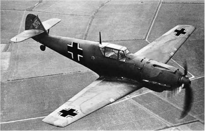 Иллюстрация к книге — Гитлеровская машина шпионажа. Военная и политическая разведка Третьего рейха. 1933-1945 [i_058.jpg]