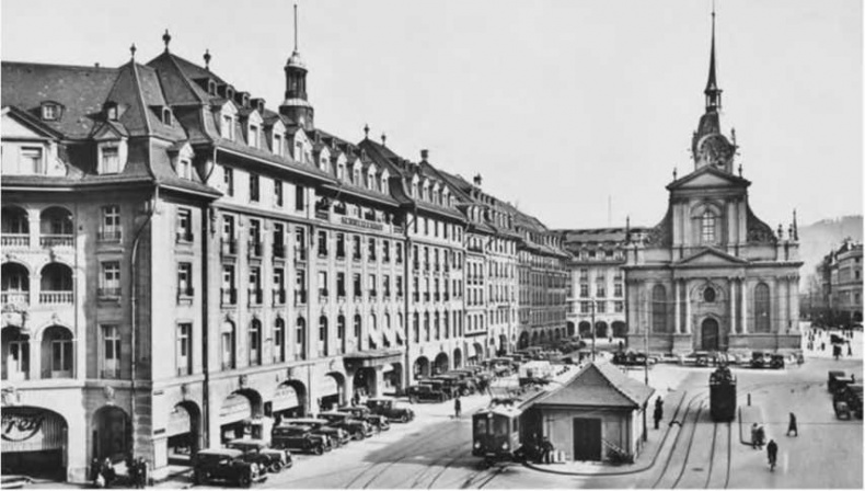 Иллюстрация к книге — Гитлеровская машина шпионажа. Военная и политическая разведка Третьего рейха. 1933-1945 [i_069.jpg]