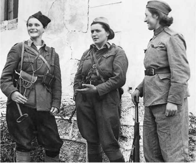 Иллюстрация к книге — Гитлеровская машина шпионажа. Военная и политическая разведка Третьего рейха. 1933-1945 [i_112.jpg]