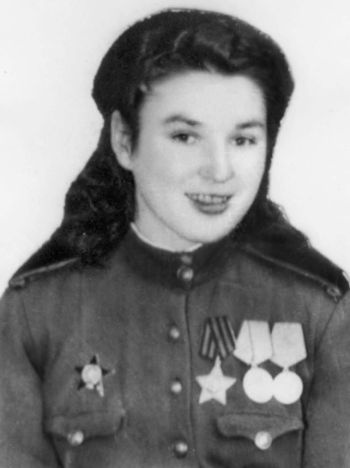 Иллюстрация к книге — Фронтовые разведчики. "Я ходил за линию фронта" [i_019.jpg]