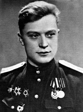 Иллюстрация к книге — Фронтовые разведчики. "Я ходил за линию фронта" [i_029.jpg]