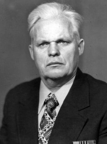 Иллюстрация к книге — Фронтовые разведчики. "Я ходил за линию фронта" [i_033.jpg]