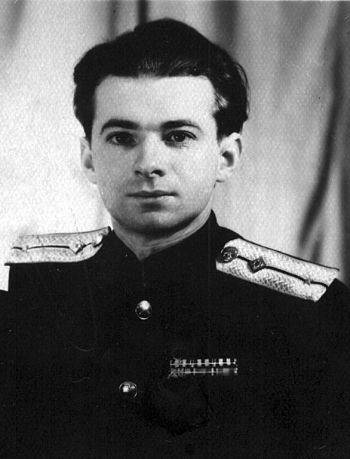 Иллюстрация к книге — Фронтовые разведчики. "Я ходил за линию фронта" [i_034.jpg]