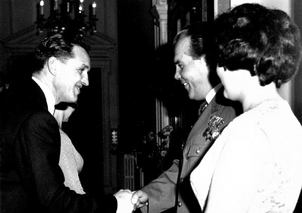 Иллюстрация к книге — Шпион номер раз [_13.jpg]