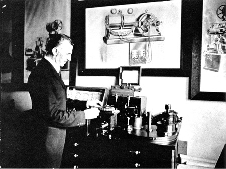 Иллюстрация к книге — Лучи смерти. Из истории геофизического, пучкового, климатического и радиологического оружия [i_016.jpg]