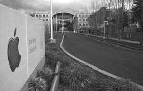 Иллюстрация к книге — Стив Джобс. Повелитель гаджетов или iкона общества потребления [i_003.jpg]