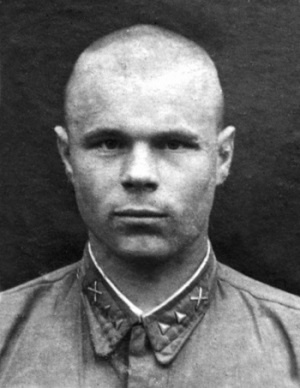 Иллюстрация к книге — Я был похоронен заживо. Записки дивизионного разведчика [i_007.jpg]