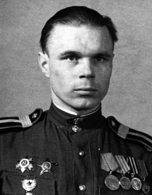 Иллюстрация к книге — Я был похоронен заживо. Записки дивизионного разведчика [i_010.jpg]