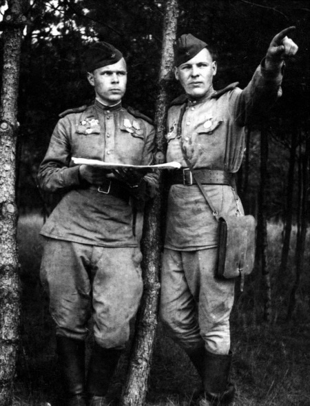 Иллюстрация к книге — Я был похоронен заживо. Записки дивизионного разведчика [i_011.jpg]