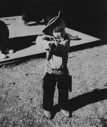 Иллюстрация к книге — Американский снайпер. Автобиография самого смертоносного снайпера XXI века [i_002.jpg]