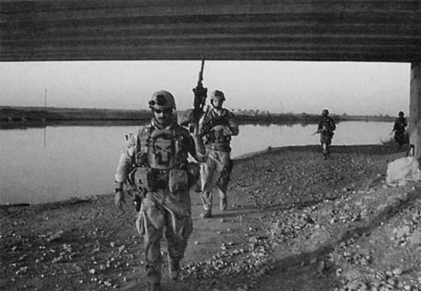 Иллюстрация к книге — Американский снайпер. Автобиография самого смертоносного снайпера XXI века [i_013.jpg]