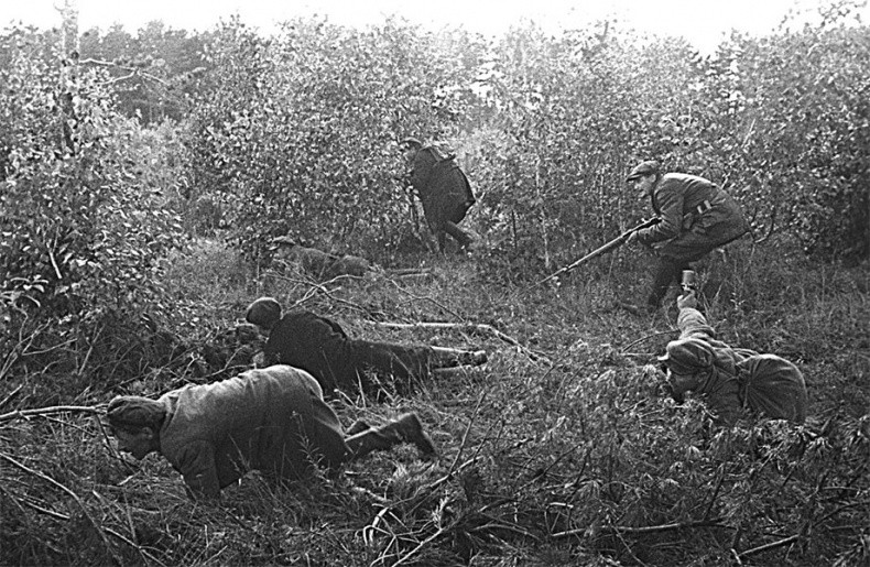 Иллюстрация к книге — РННА. Враг в советской форме [i_044.jpg]