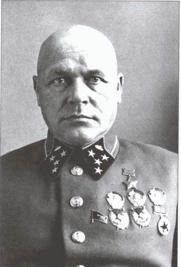 Иллюстрация к книге — Накануне 22 июня. Был ли готов Советский Союз к войне? [i_024.jpg]