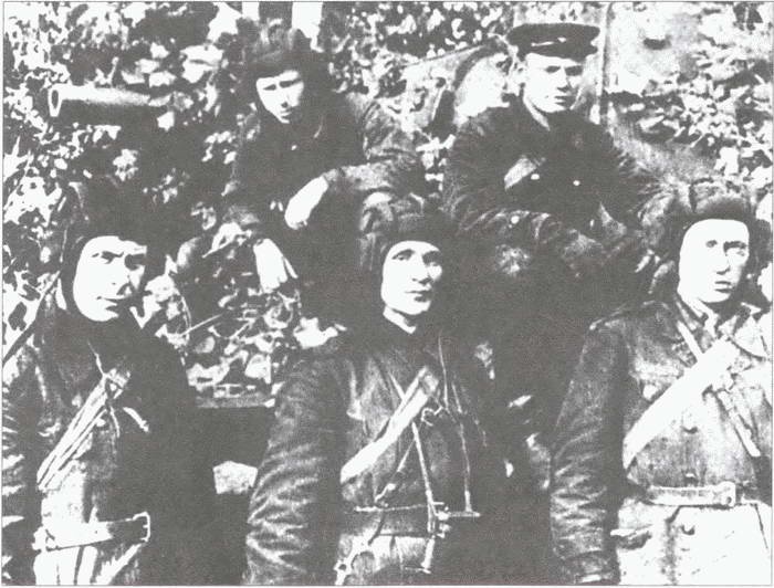 Иллюстрация к книге — Накануне 22 июня. Был ли готов Советский Союз к войне? [i_038.jpg]