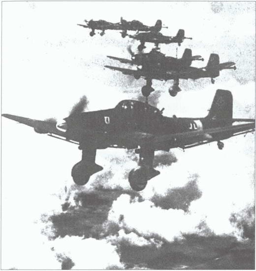 Иллюстрация к книге — Накануне 22 июня. Был ли готов Советский Союз к войне? [i_043.jpg]