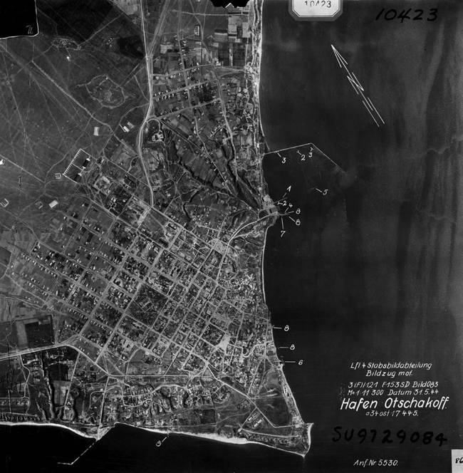 Иллюстрация к книге — Черноморский флот в Великой Отечественной войне. Краткий курс боевых действий [i_095.jpg]