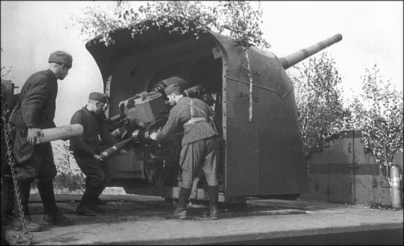 Иллюстрация к книге — Битва за Ленинград. Неизвестная оборона [str147.jpg]