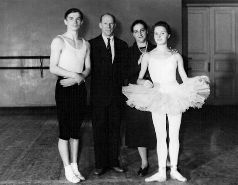 Иллюстрация к книге — Рудольф Нуреев. Я умру полубогом! [i_005.jpg]