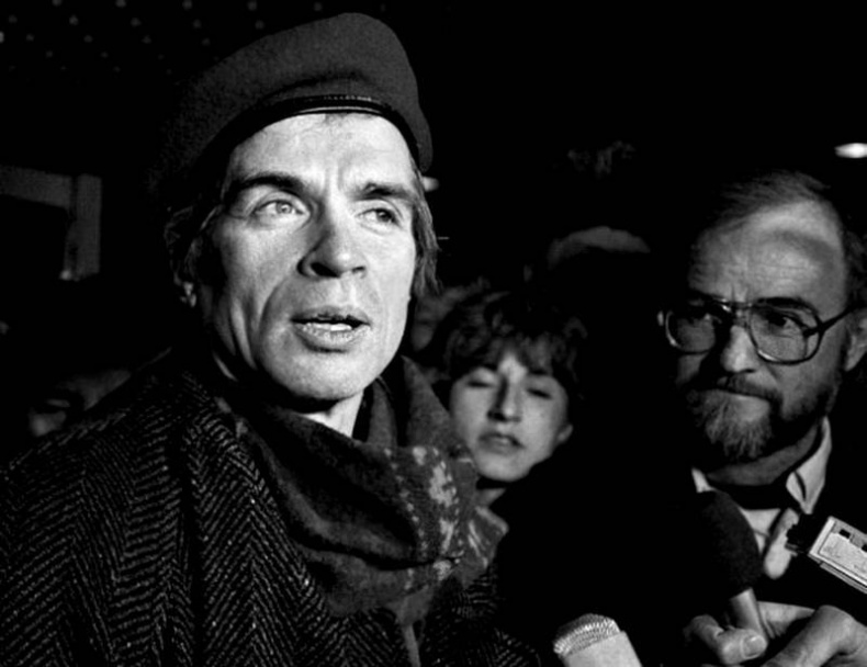 Иллюстрация к книге — Рудольф Нуреев. Я умру полубогом! [i_029.jpg]