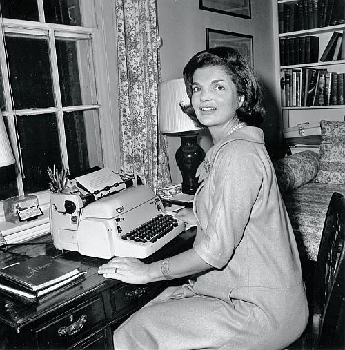 Иллюстрация к книге — Жаклин Кеннеди. Американская королева [_05.jpg]