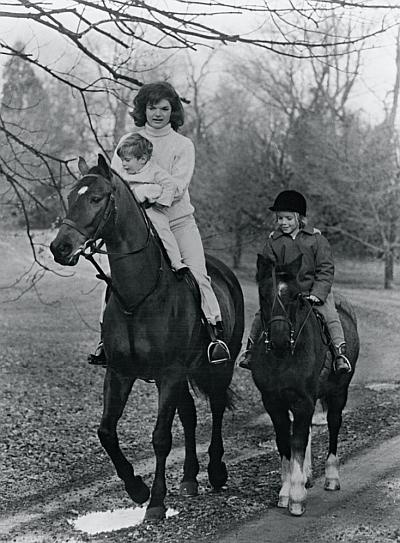 Иллюстрация к книге — Жаклин Кеннеди. Американская королева [_11.jpg]