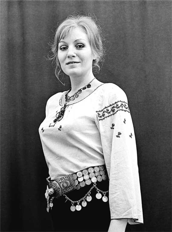 Иллюстрация к книге — Анна Герман. Сто воспоминаний о великой певице [i_001.jpg]